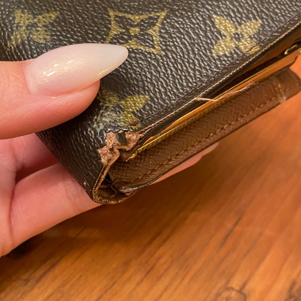 Louis Vuitton Monogram Kisslock Wallet - Picture 7 of 16